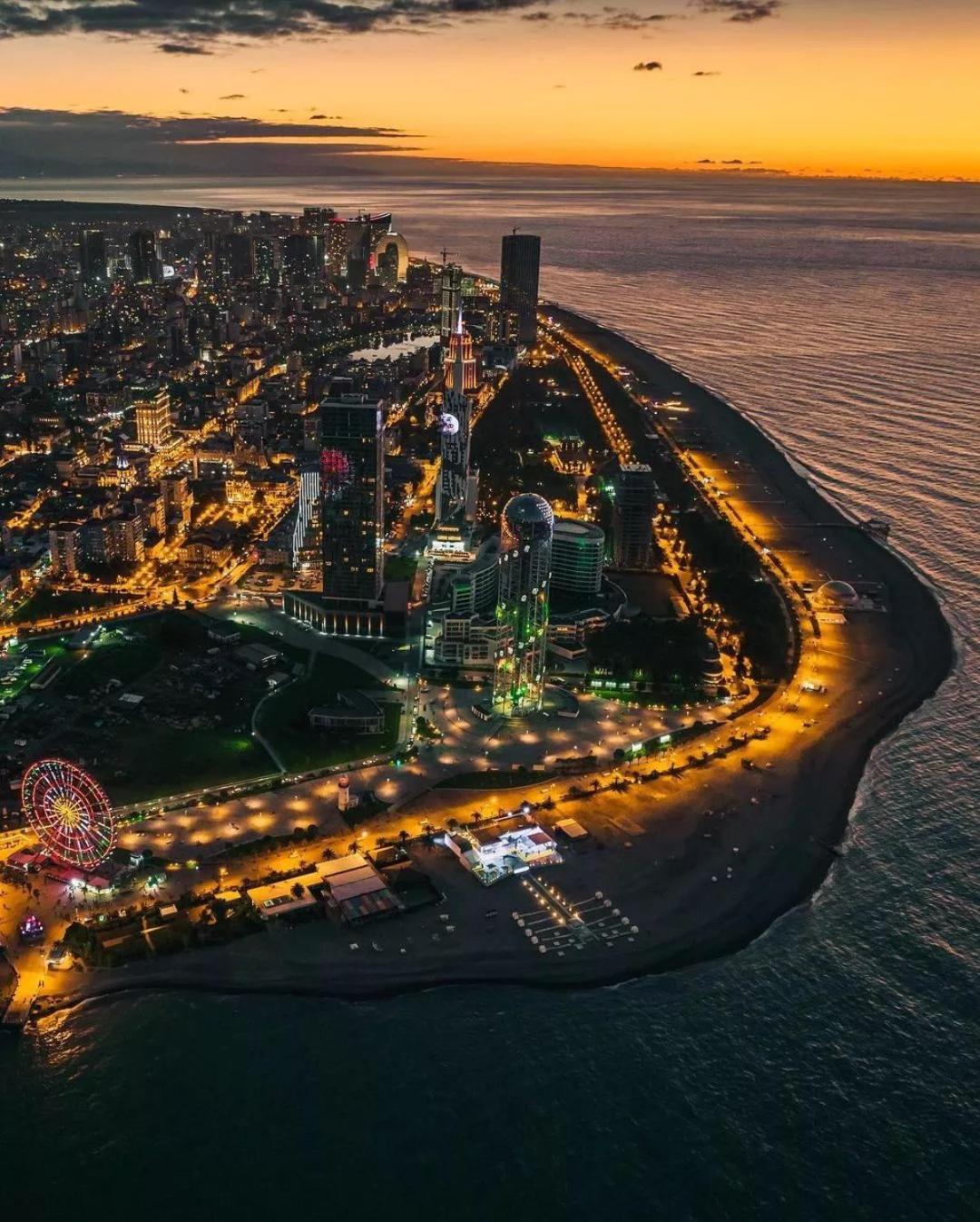 Elegance Sea View Aparthotel In Orbi City Batumi Esterno foto