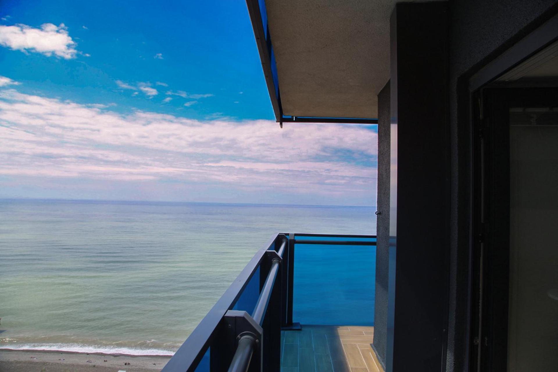 Elegance Sea View Aparthotel In Orbi City Batumi Esterno foto