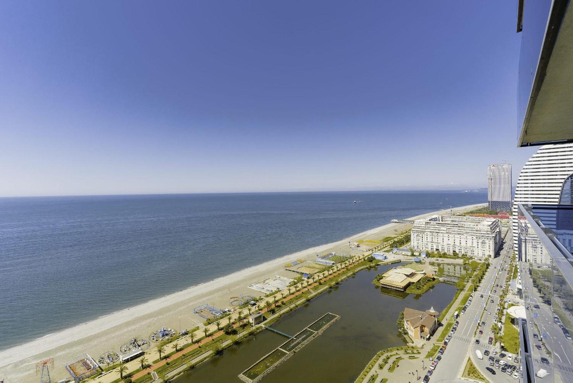 Elegance Sea View Aparthotel In Orbi City Batumi Esterno foto